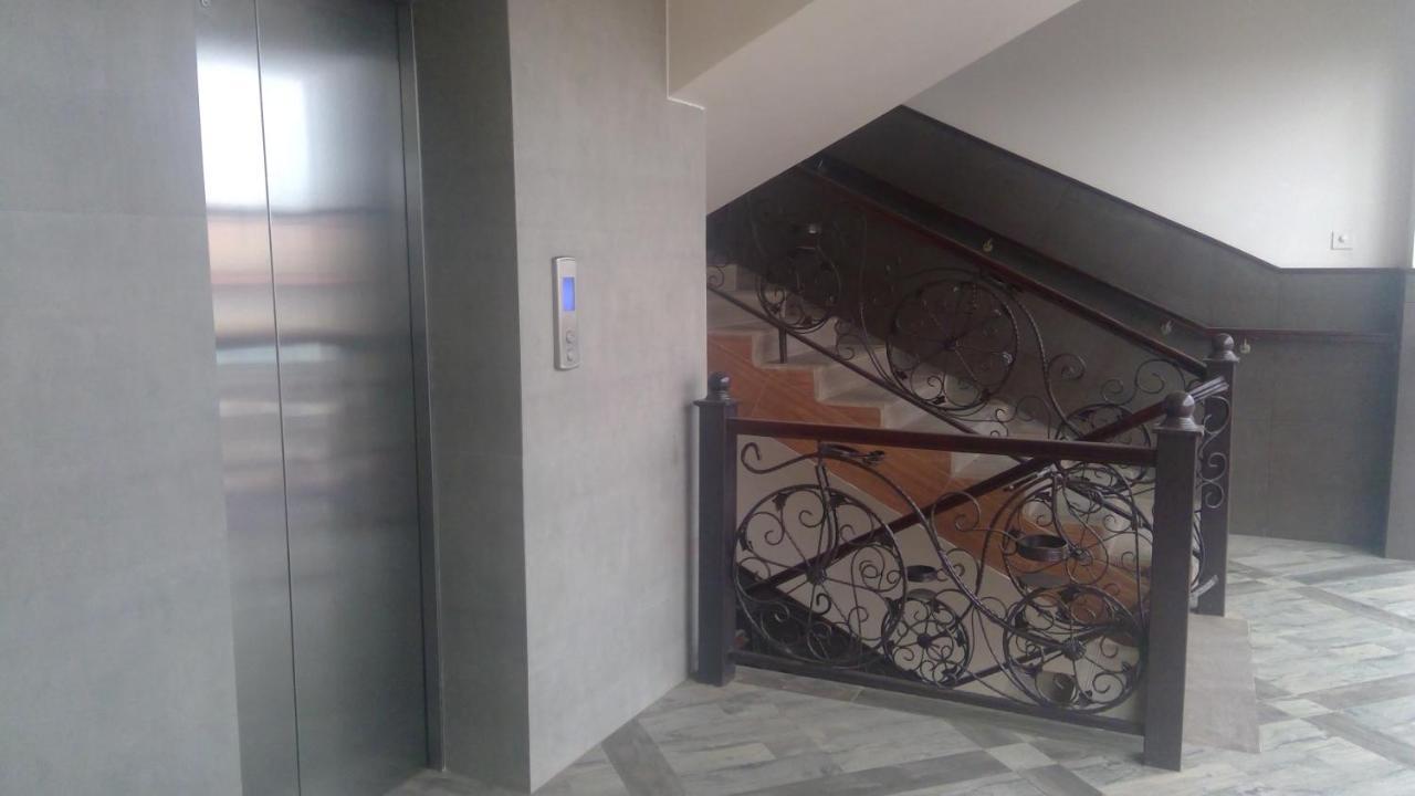 Victoria Mews Hotel Kampala Exterior photo