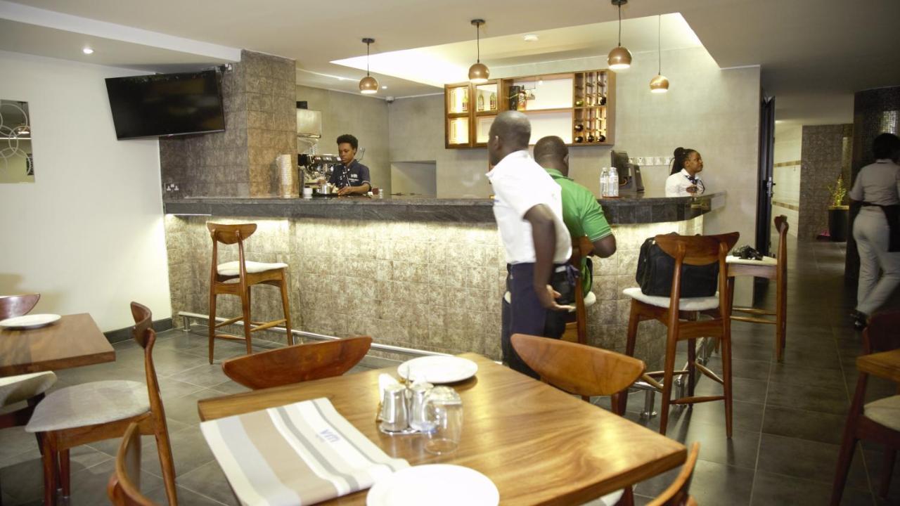 Victoria Mews Hotel Kampala Exterior photo